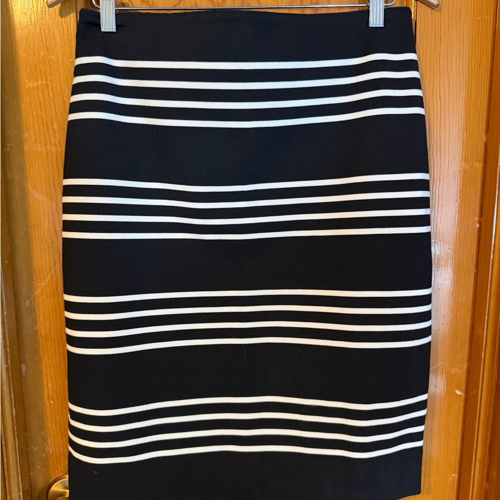 White House Black Market Pencil skirt Black White Striped 8